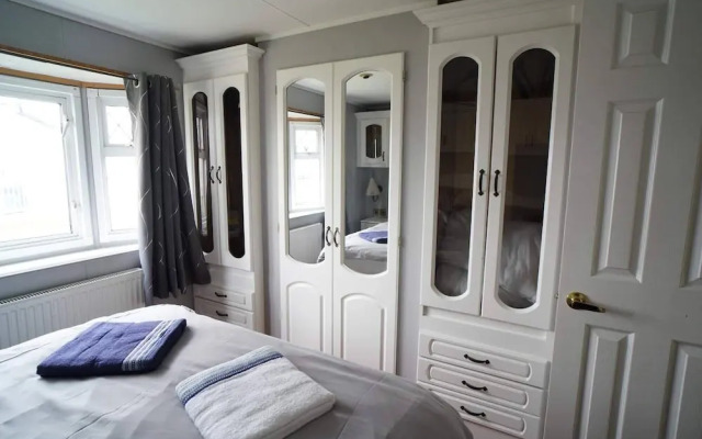 2 Bedroom two Bathroom Sunset Lodge Heachambeach