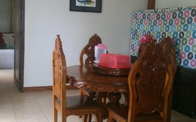 Double Diamond Inn Guest House
