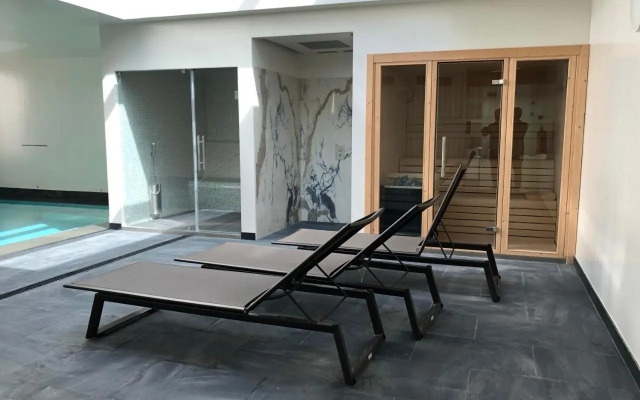 Liberdade 12 by The Good Neighbour in Lisbon
