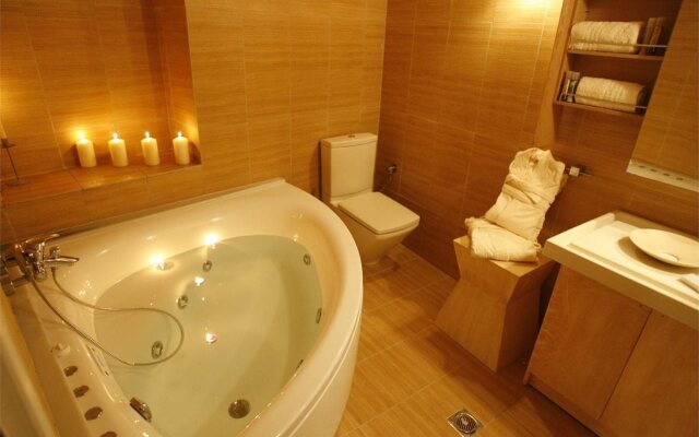 Mikro Papigo 1700 Hotel & Spa
