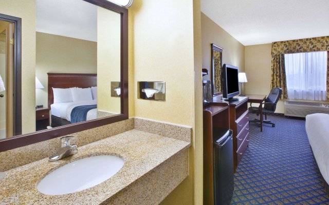 Quality Inn Grand Blanc - Flint South