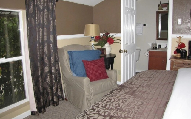 White House Inn on the Waterfront