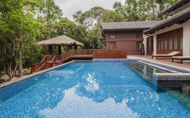 Wuzhishan Yatai Rainforest Resort