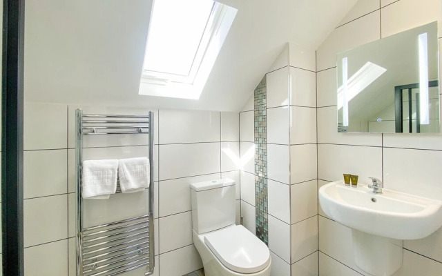 Newly Renovated Warm & Cosy 3bed House