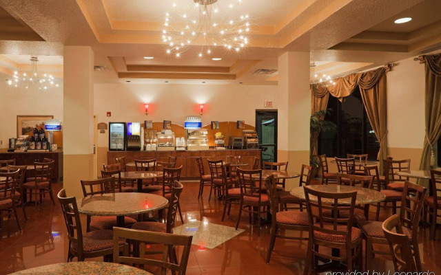 Country Inn & Suites by Radisson, RJ Stadium - Tampa Airport East
