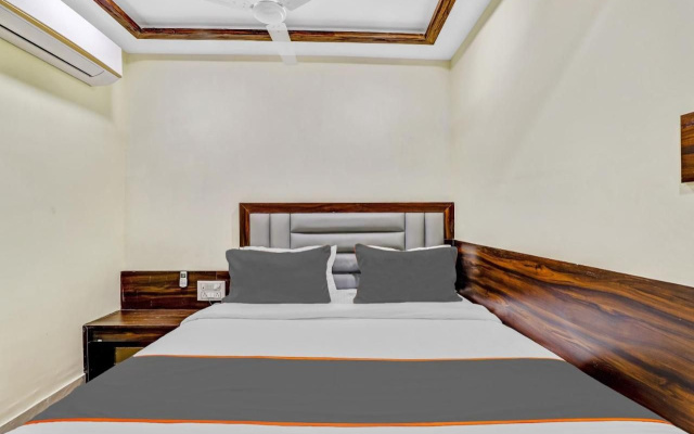 Collection O 83963 Hotel Silver Inn