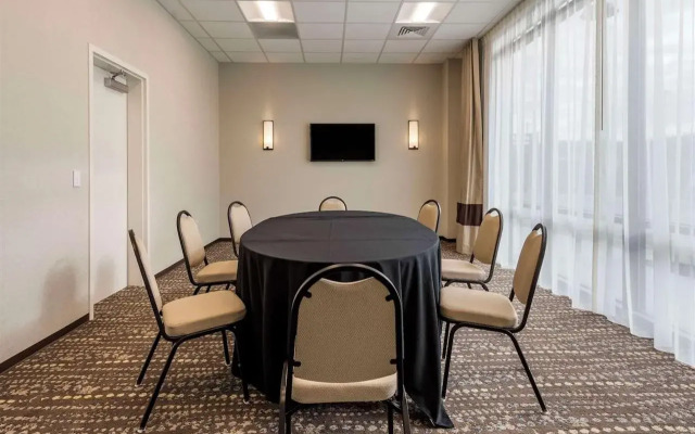 Comfort Inn and Suites