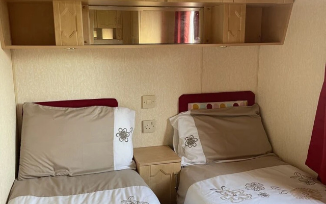 Immaculate 2-bed Static Caravan at Monrieth