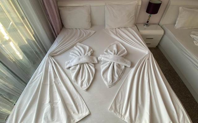 Private Cozy Studio Admiral Plaza C43