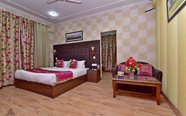 Hotel The Grand Mamta