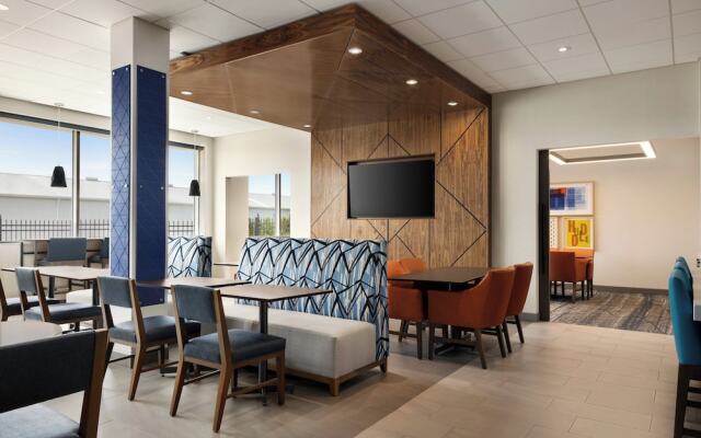 Holiday Inn Express Strathroy by IHG