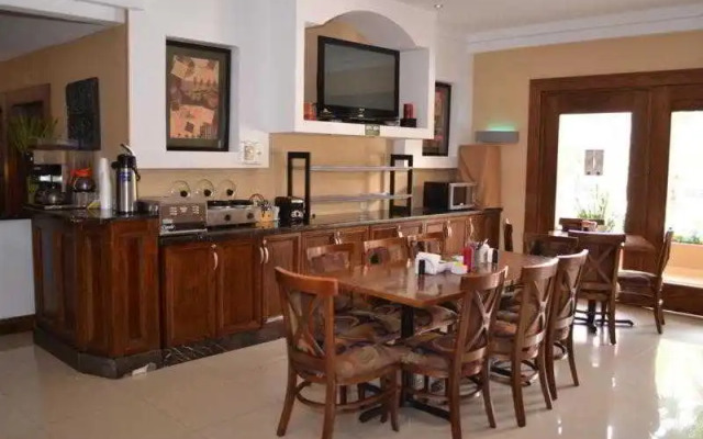 Best Western Plus Cumbres Aeropuerto