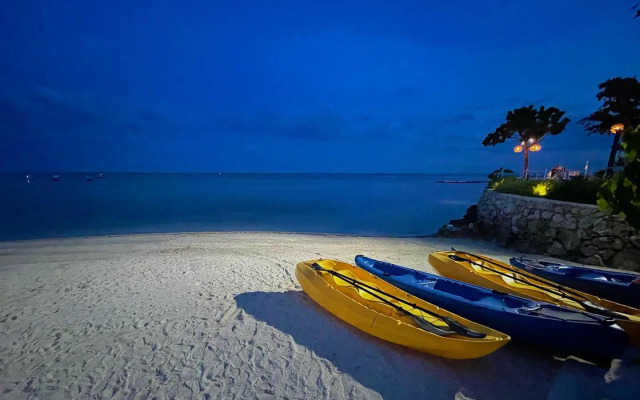 Tambuli Seaside Resort and Spa