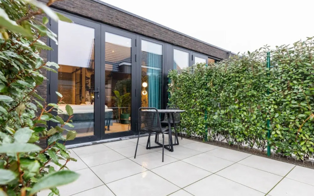 Romantic Getaway With Garden