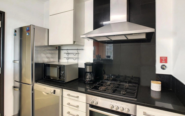 Rodamar Apartment by MHM