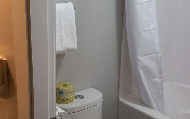 Sunrise Inn and Suites