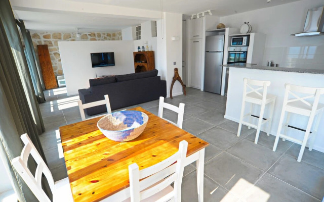 Villa Hazel by Villatatilin