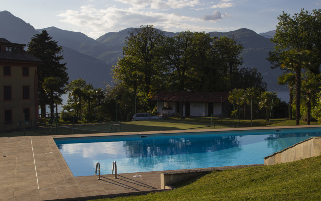 Residenza due Laghi Pool Lake View