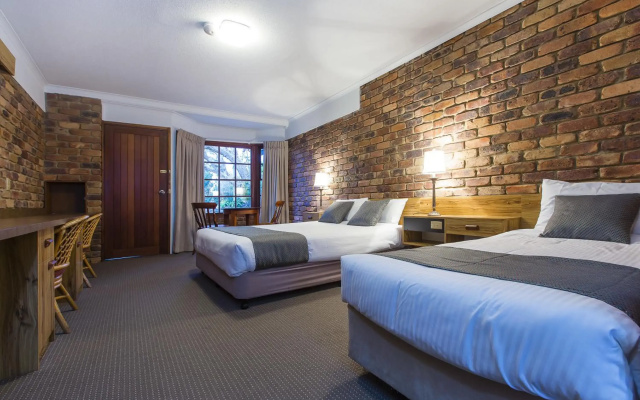 Montville Mountain Inn