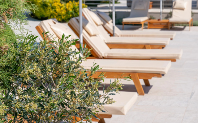 Costa Rossa -Adults Only