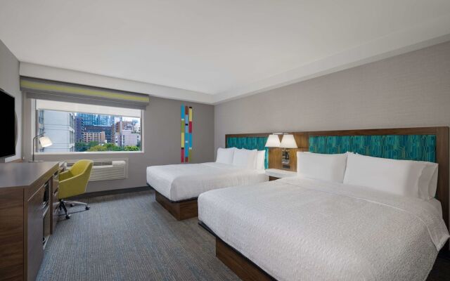 Hampton Inn & Suites by Hilton Toronto Downtown