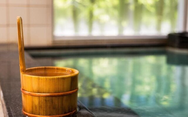 Super Hotel Yokkaichi/Along National Highway 1 (Kokudo Ichigou-Zoi)
