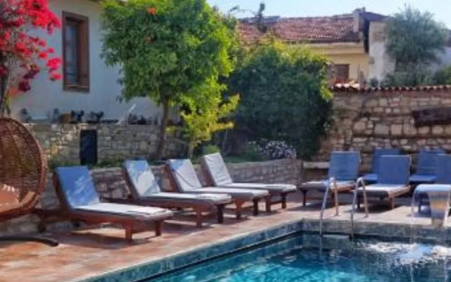 Otel Sezgin Kuşadası