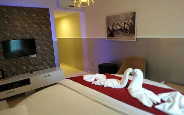 Gold Suite