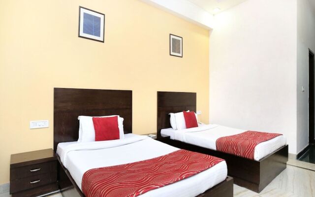 Capital O 15395 Hotel 42