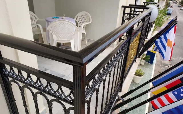 New Panorama Apartments (ELECTRIC CAR CHARGING STATION)