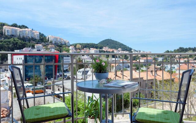 Attractive Apartment in Dubrovnik With Balcony and Parking