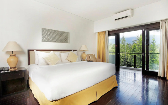Lido Lake Resort By MNC Hotel
