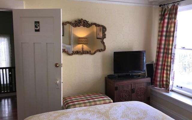 Fisher House Victoria Bed and Breakfast