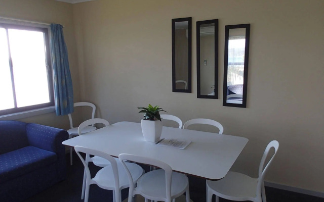 Dungowan Waterfront Apartments