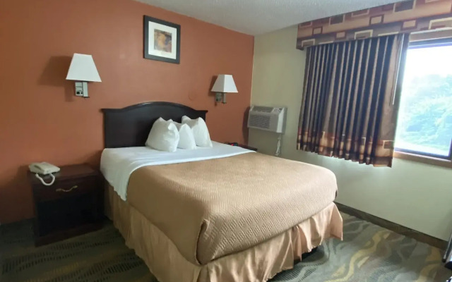 Travelodge by Wyndham La Porte/Michigan City Area