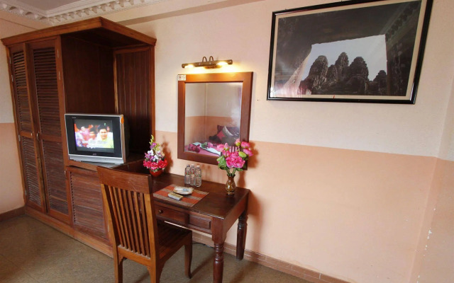Adan World Hostel