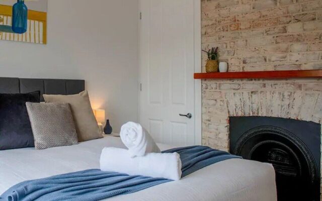 Waratah Up Douro - Your Innkeeper Mudgee