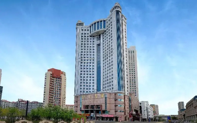 Hanting Hotel Harbin Railway Station Square