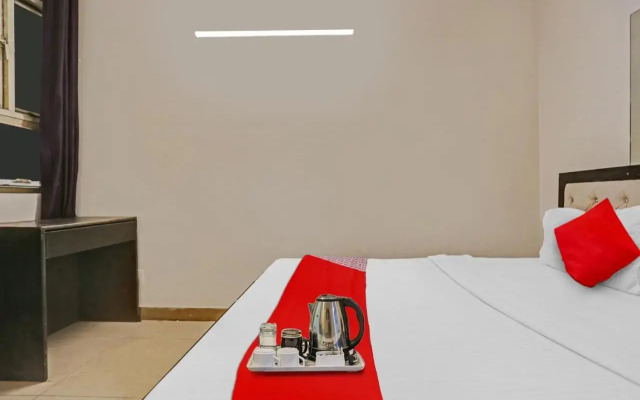 Oyo Flagship 702639 Chaudhary Palace