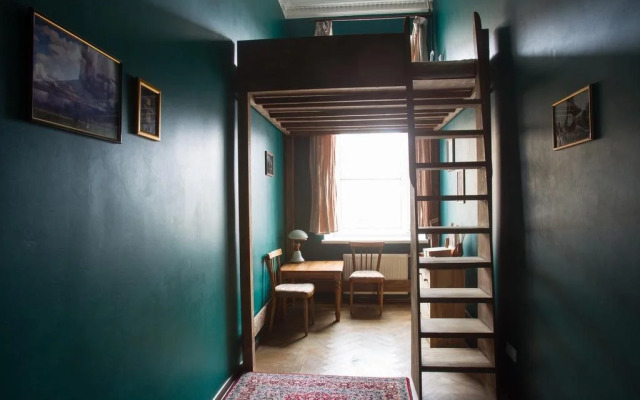 Хостел Travellers Palace