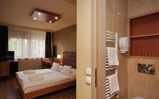 Aqua Hotel