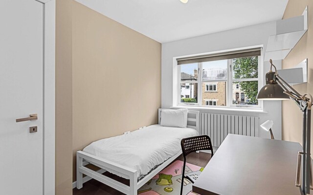 2-bed Getaway Near East Dulwich Station