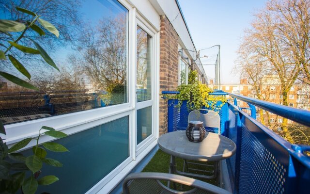Quirky Urban Flat with Impressive Panoramic Views