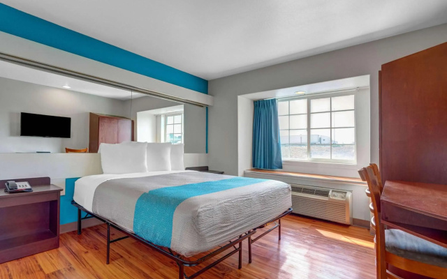 Motel 6 Idaho Falls, ID - Snake River