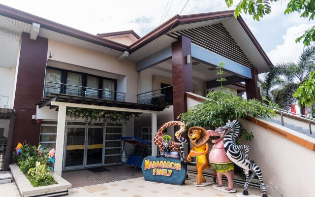 Quezon Premier Hotel Candelaria