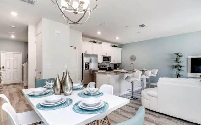 Upscale Champions Gate Townhome - 4 Bed