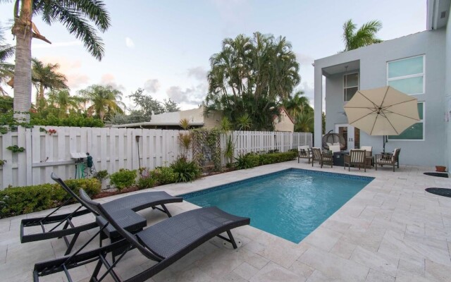 Hollywood Dream House - 5 Bedroom with Heated Pool