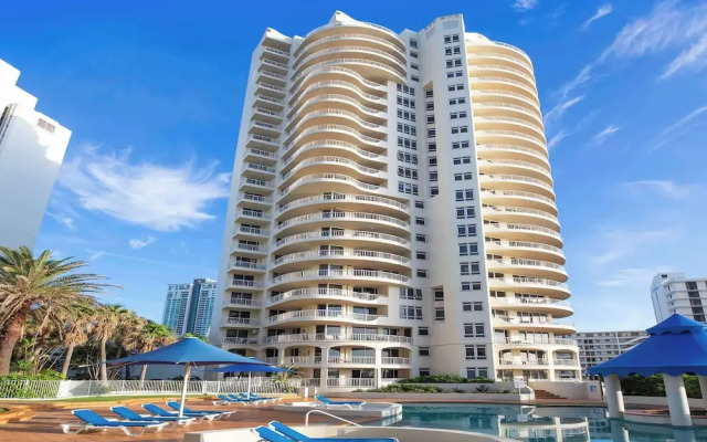 Soul Surfers Paradise 3 Bedroom Beach Apartment