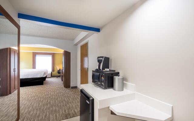 Holiday Inn Express Hotel & Suites Louisville East, an IHG Hotel