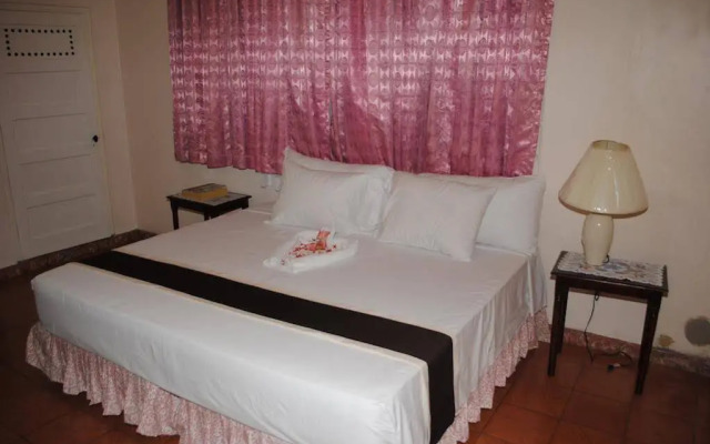 Palm Bay Guest House & Restaurant